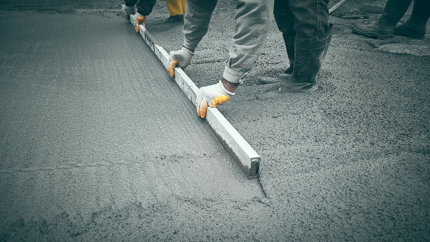 Best Custom Concrete Contractor  in West Milwaukee, WI